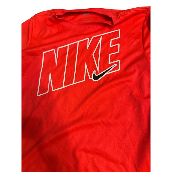 Nike Dri-FIT Kids Red T-Shirt Athletic Top Activewear - Picture 2 of 3